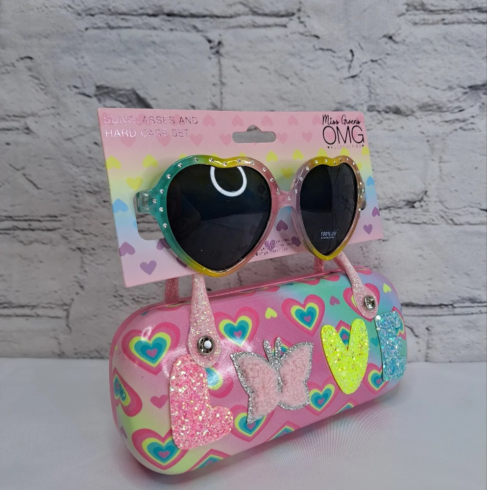MISS GWEN'S 'OMG' HEART SUNGLASSES & GLITTER HARD CARRING CASE 'LOVE'